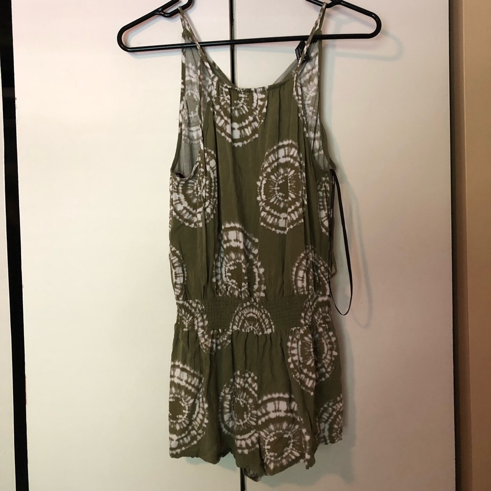 Romper - Picture 2 of 2
